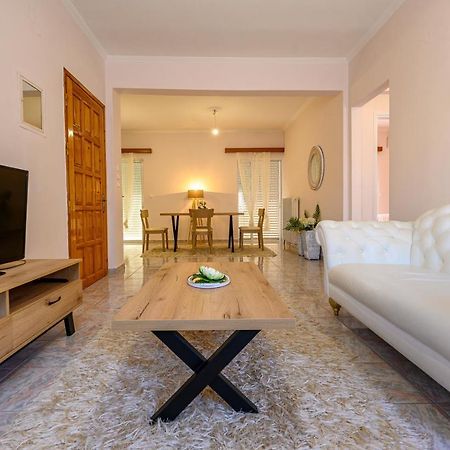 Flower Apartment Preveza Eksteriør bilde